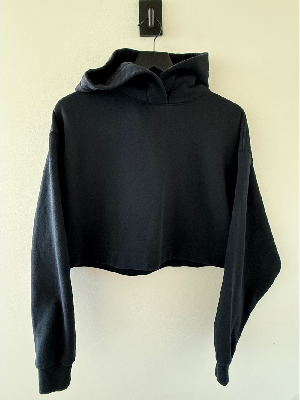 Alo Black Cropped Hoodie Sweatshirt | Size S